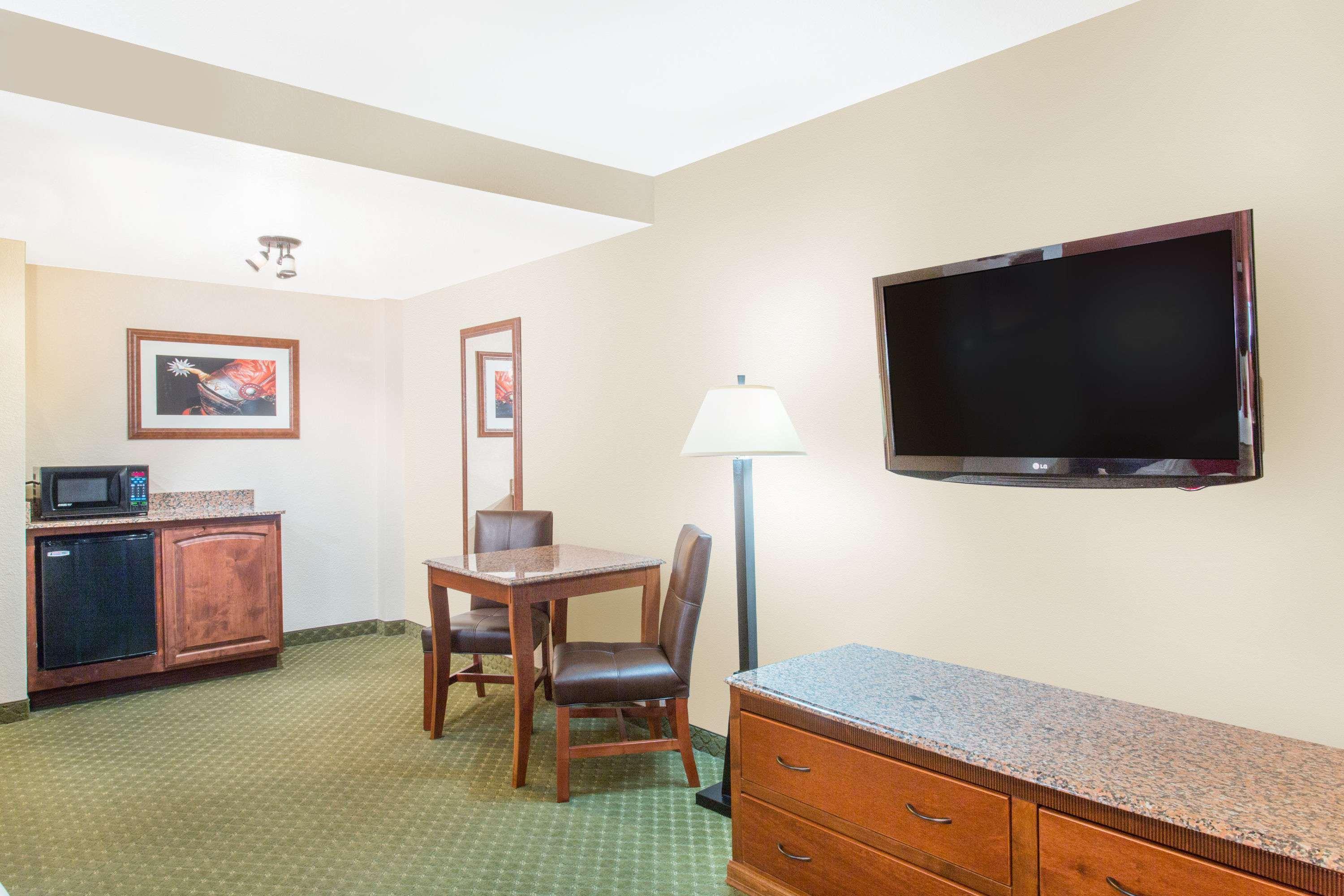 Ramada By Wyndham Elko Hotel At Stockmen'S Casino Экстерьер фото