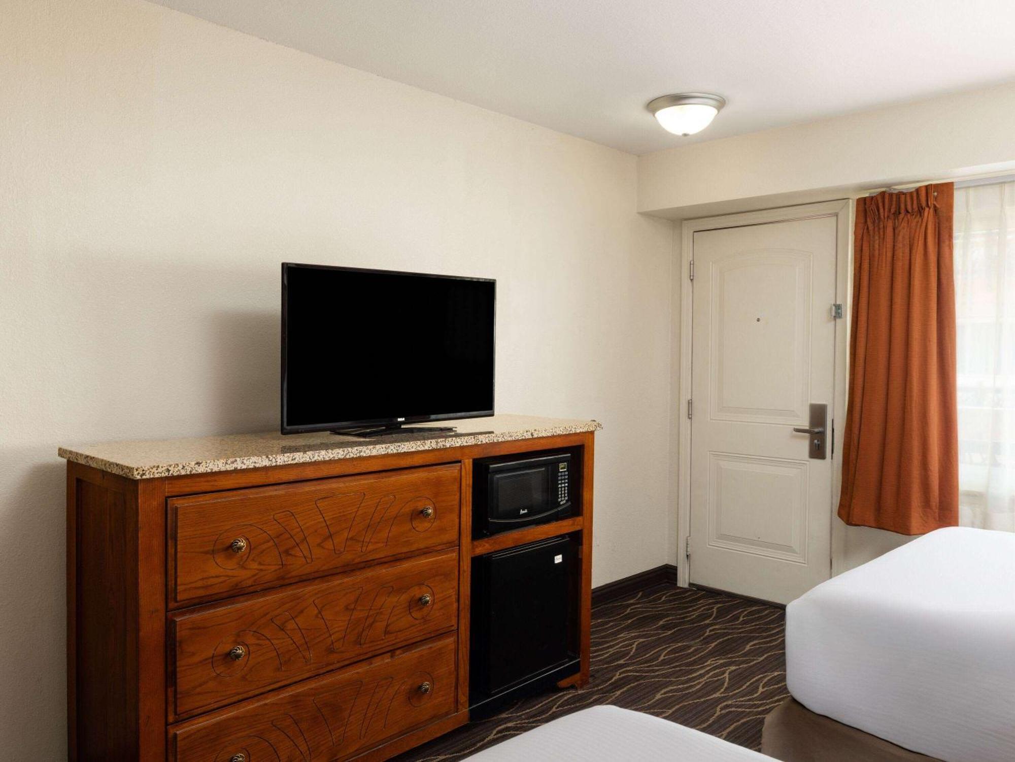 Ramada By Wyndham Elko Hotel At Stockmen'S Casino Экстерьер фото