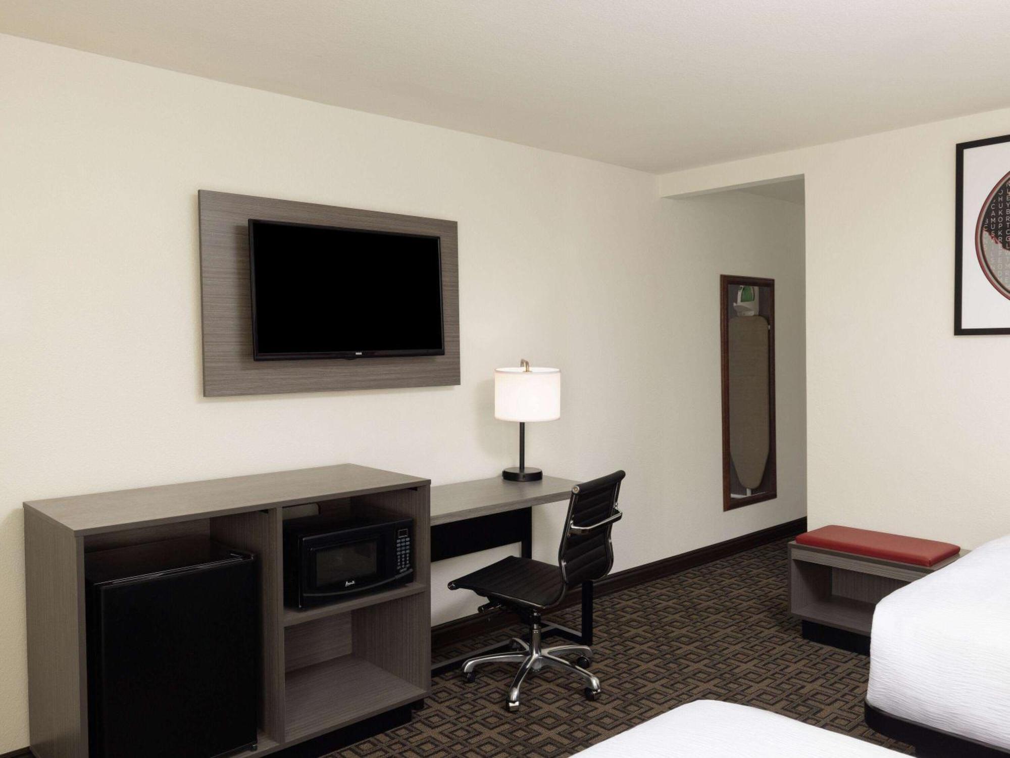 Ramada By Wyndham Elko Hotel At Stockmen'S Casino Экстерьер фото